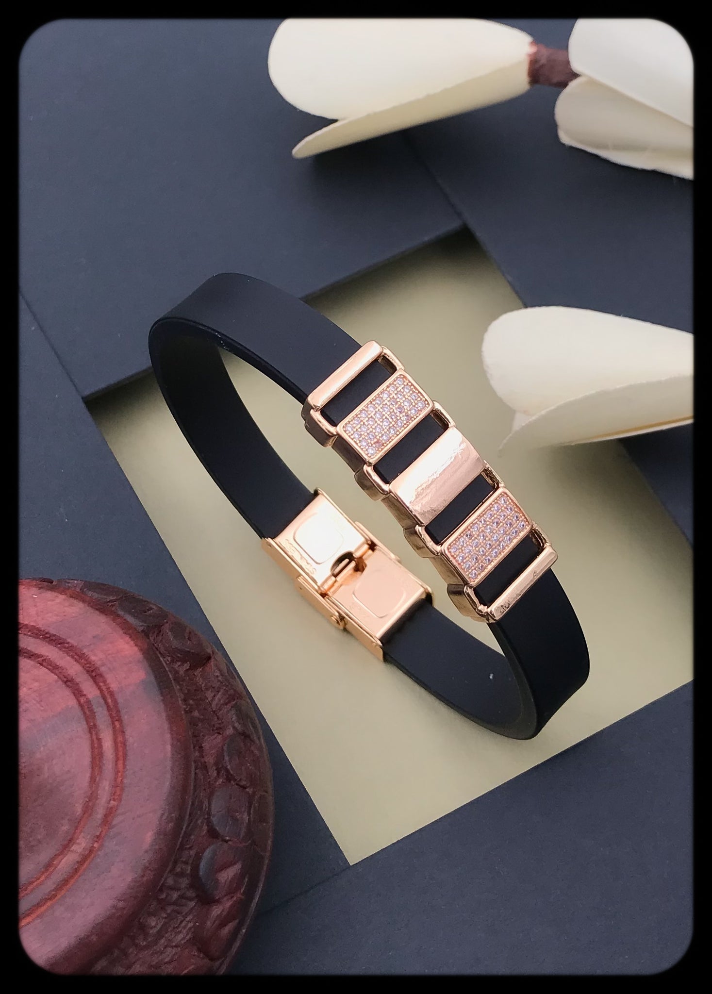 Kaput Gold Plated Loose Bracelet