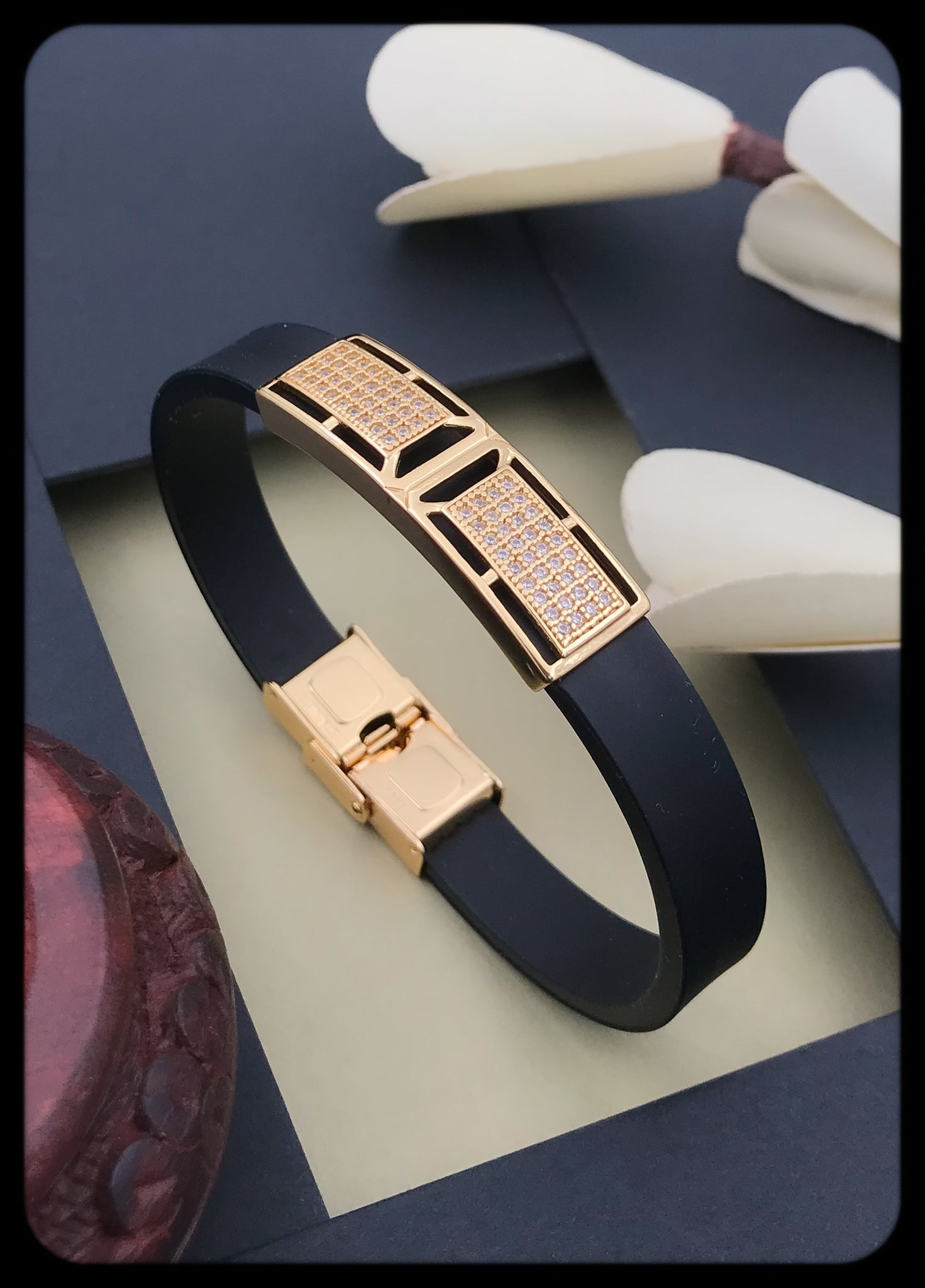 Gizmo Gold Plated Loose Bracelet